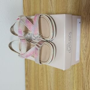 Rainbow/tie-dye sparkle sandals 9 dynasty classics GUC w/box